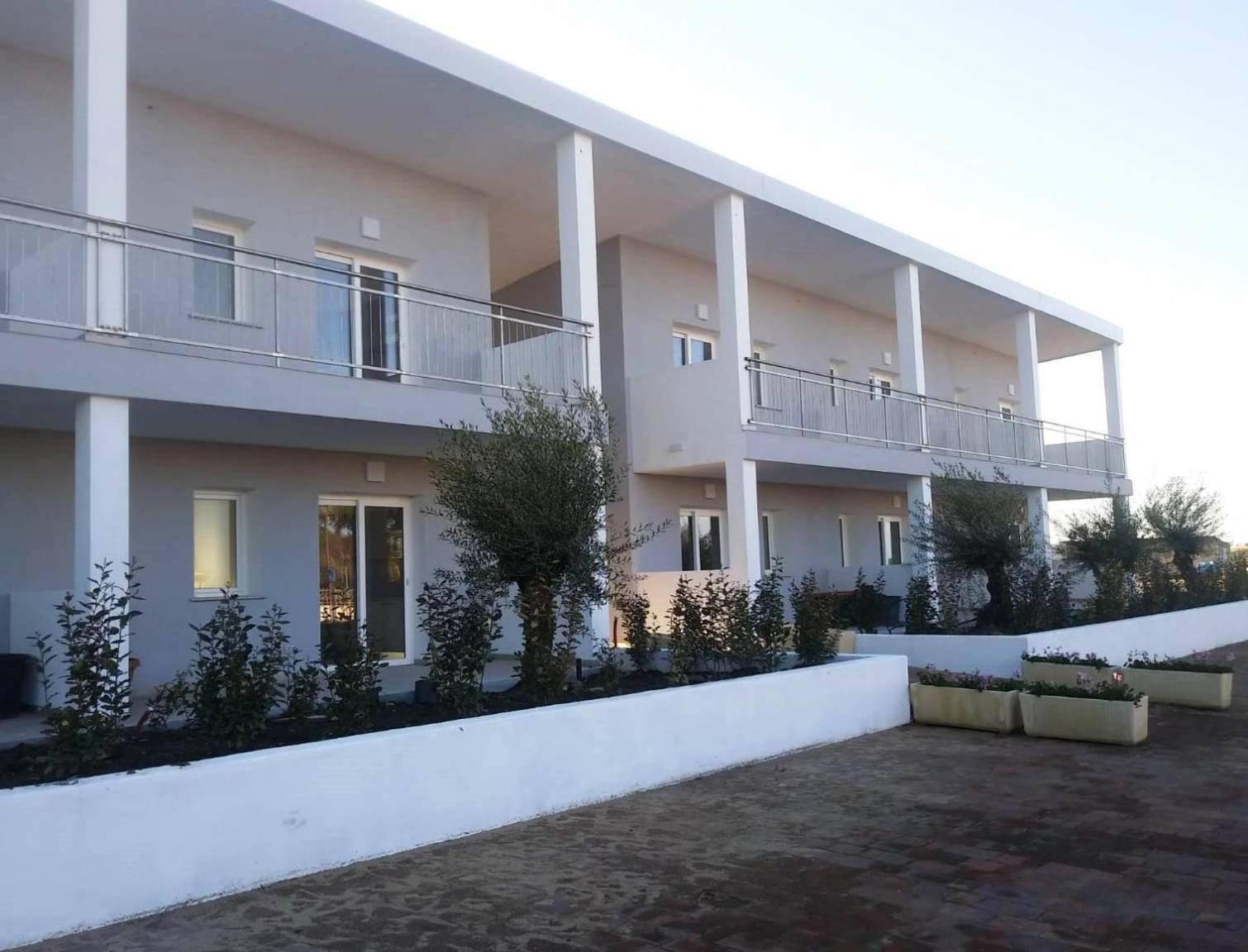 197 Pozzo San Nicola Aparthotel สตินติโน ภายนอก รูปภาพ