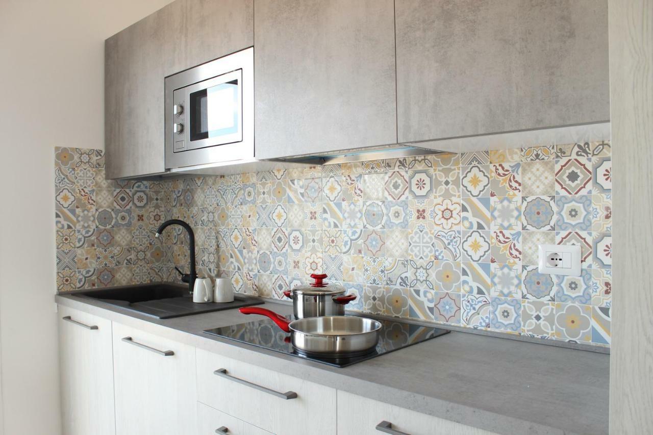 197 Pozzo San Nicola Aparthotel สตินติโน ภายนอก รูปภาพ